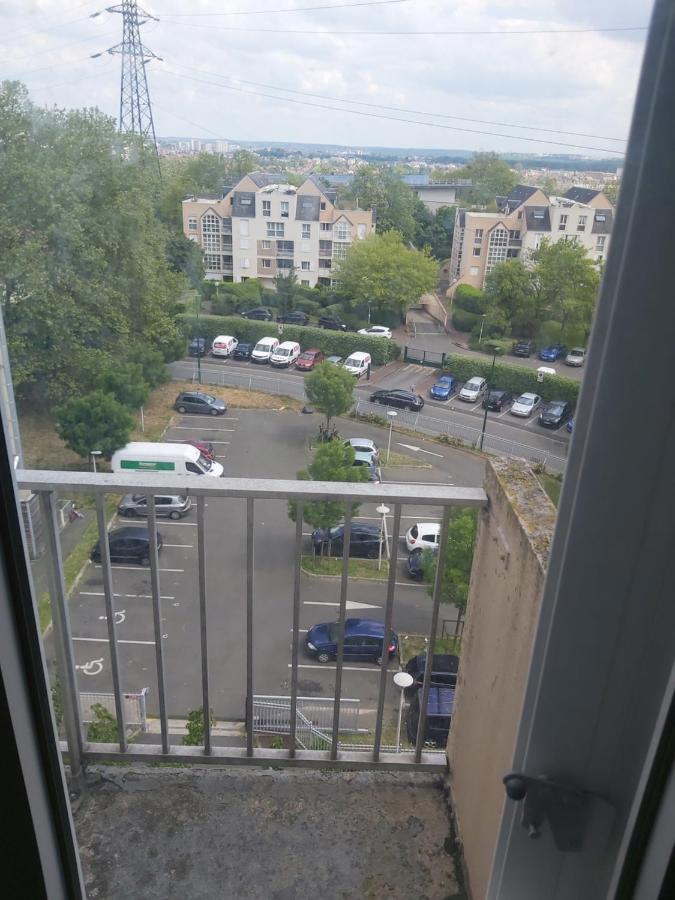 Beau Proche De La Gare De Train Gagny